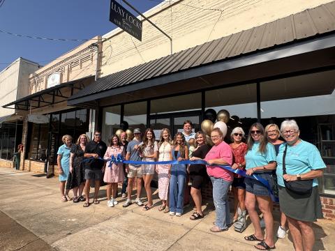 Hartwell Main Street held a ribbon cutting for Luxy Locks, located at 28 S. Forest Ave., following its opening Aug. 21. “We’re so excited to see a new business on South Forest putting a building in action that has been closed for many years!,” Economic and Community Development Director Jason Ford said after the ribbon cutting. (Photo submitted by Jason Ford)