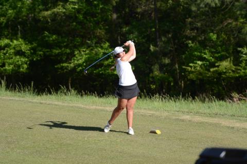 Junior golfer Emma Shiflet earns Athlete of the Week. Photo by Benjamin London. 
