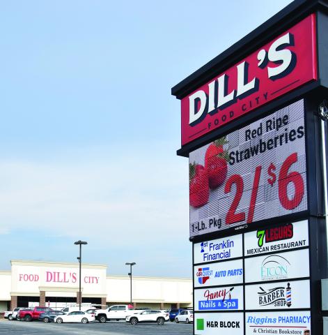 Dill's Food City's location in Lavonia and former location in Royston, will become a Food Lion, the Dilworth family and Food Lion announced last week. Photo by Shane Scoggins, Franklin County Citizen Leader.