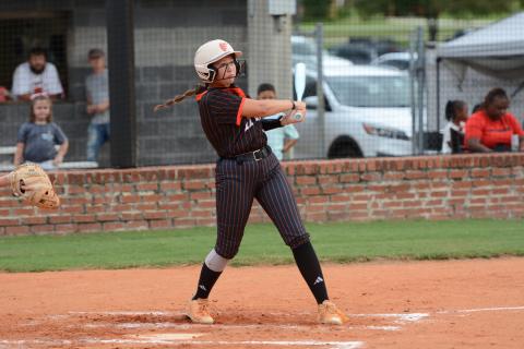 Pictured is freshman outfielder Peyton Jordan, as she went 1-1 with two runs, two RBI’s and two walks. Photo by Benjamin London.