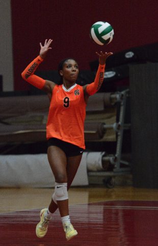 Volleyball’s junior middle Trintiy Freeman earns Athlete of the Week. Photo by Benjamin London.