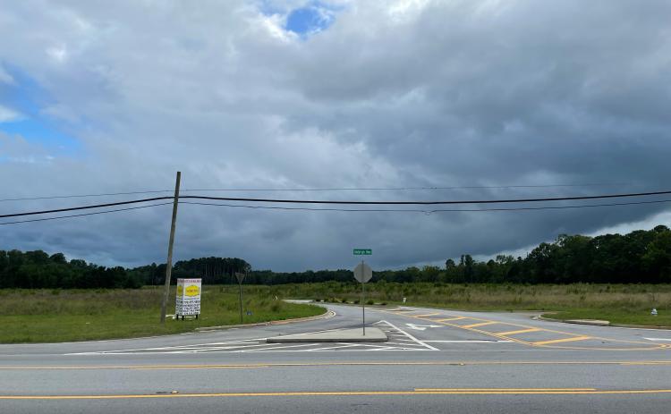 Oakview Crossing was orginally planned for the large 46-53-acre location seen above between Walmart and Ingles in Hartwell.