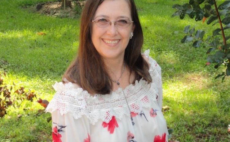 Hartwell author Darlene Nixon