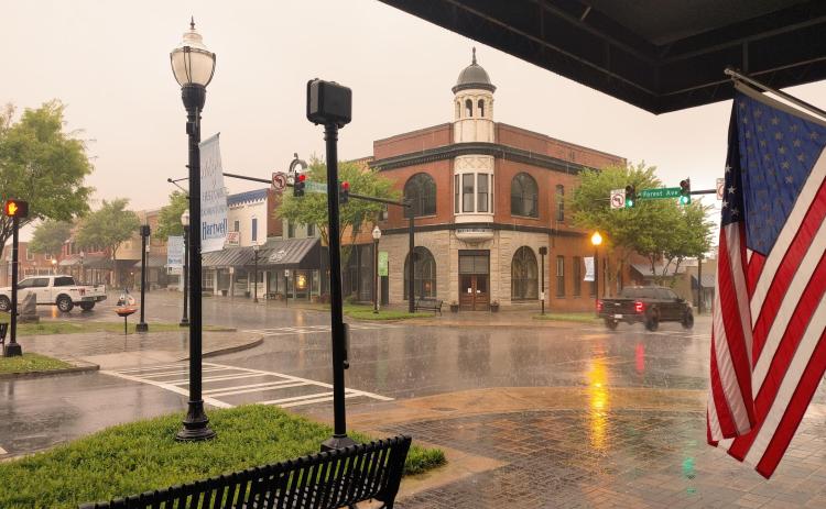 A rainy day outside the adjacent to the square in downtown Hartwell.