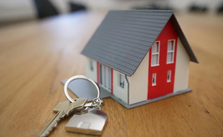 Keys and small house. Photo credit: Tierra Mallorca
