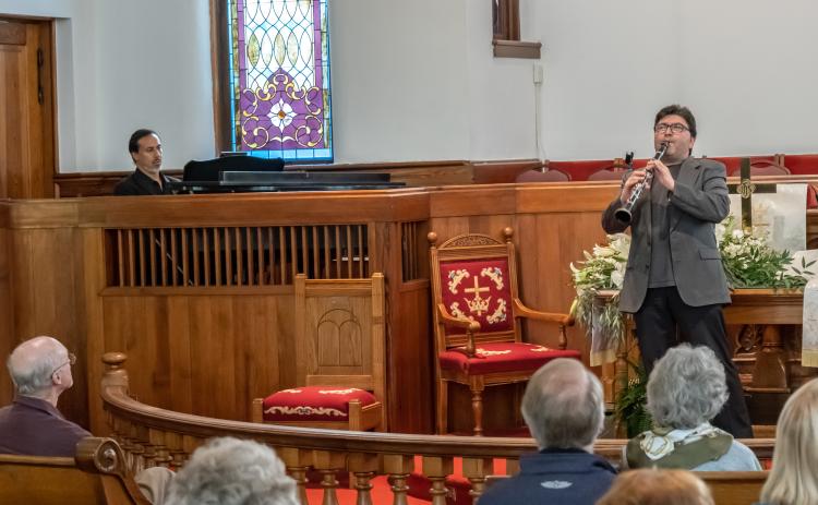 Igor Begelman dazzles the audience at the Hartwell First United Methodist Church playing famous classics.
