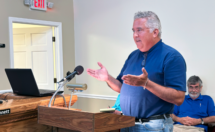 Hart County GOP vice-chair Matt Denton addresses T-SPLOST during the BOC meeting July 9.
