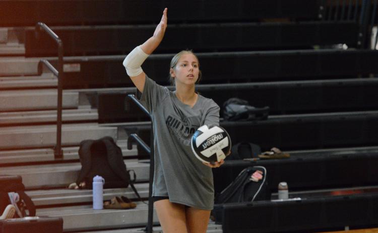 Volleyball’s junior defensive specialist Ellie Corbett earns Athlete of the Week. Photo by Benjamin London.