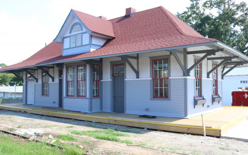 Sunshot by Grayson Williams — The Hartwell Train Depot has a new coat of paint, roof and other updates as renovations by TORCH continue to transform the downtown Hartwell building. 
