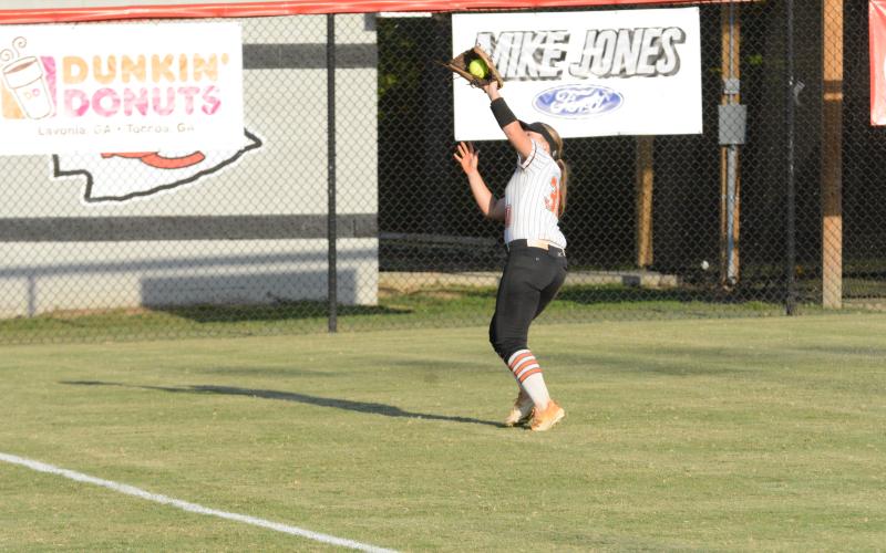 Senior outfielder Allie O’Bannon makes the catch in the 6-0 loss to Stephens County.