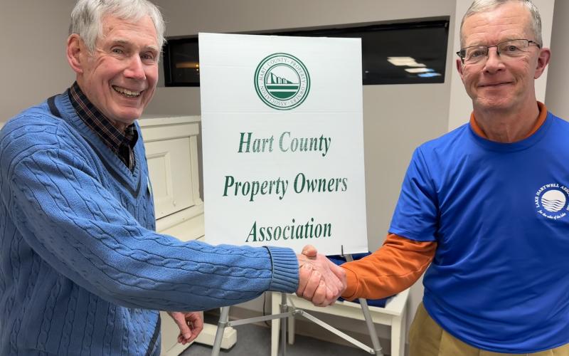 HCPOA President Bill Fogery (left) with LHA Vice-President Terry Jackson. 